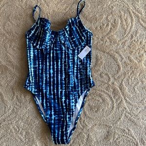 Old navy new swim suit. Ladies size small. Brand new 🌷🌷🌷🌷